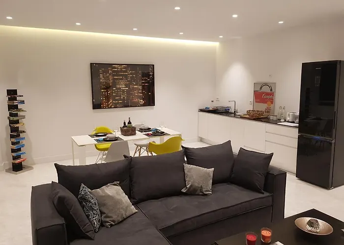 Stylish Central Apartment In Kolonaki
